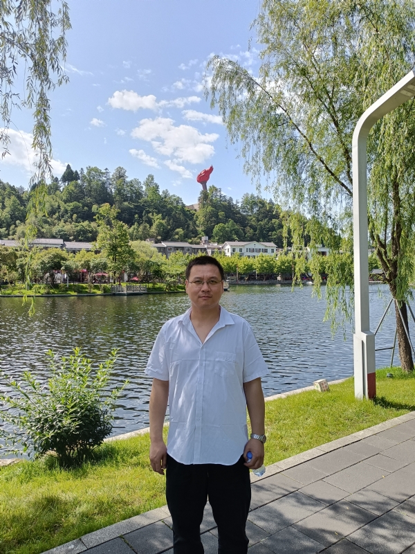 风雨相伴的第一张照片--任丘残疾人相亲网